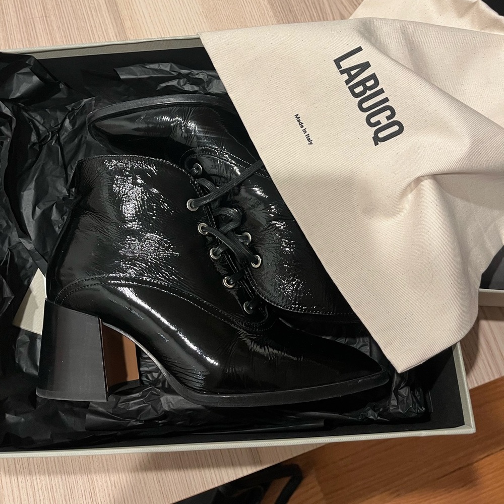 Labucq Jil Boot Glossy Black Ankle Booties